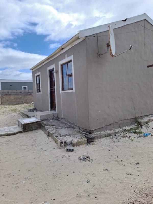 2 Bedroom Property for Sale in Ilitha Park Western Cape